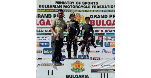 Bulgaristan'da düzenlenen şampiyonada Kartepeli motokrosçular kürsüye çıktı
