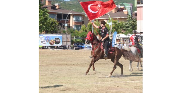 Büyükakın: Atın üstündeki Türk değilse yüktür