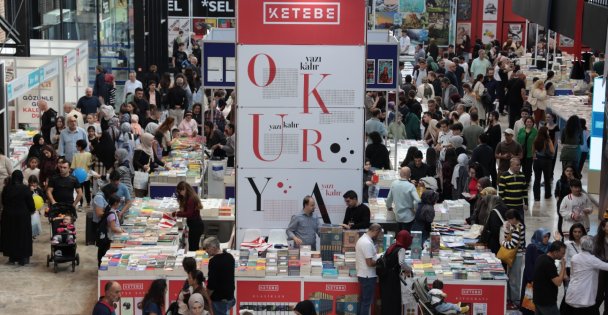 Büyükakın: 'Kocaeli Kitap Fuarı Türkiye'de marka haline geldi