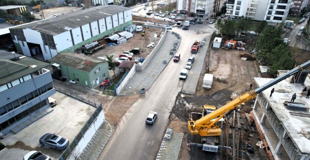 Büyükşehir, Gebze'nin kilit noktasına yeni dönel kavşak inşa ediyor; Bir neşter de Ahmet Penbegüllü Bulvarı'na