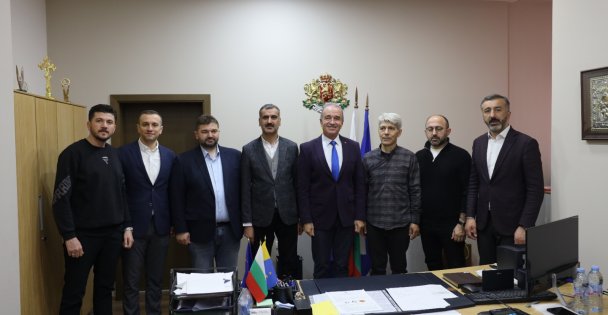 Büyükşehir heyetinden Asenovgrad Belediyesi'ne ziyaret