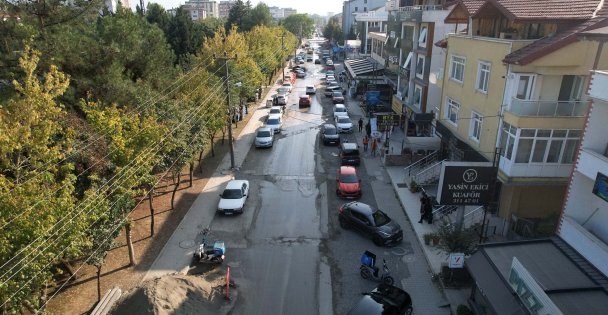 Büyükşehir, İzmit'te prestij cadde çalışmalarına başladı