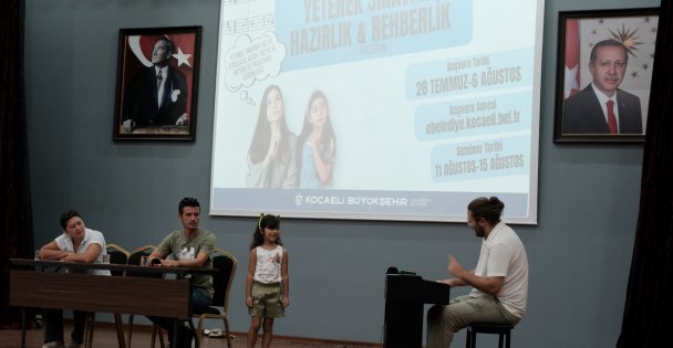 Büyükşehir Konservatuvarı'nda rehberlik semineri başladı