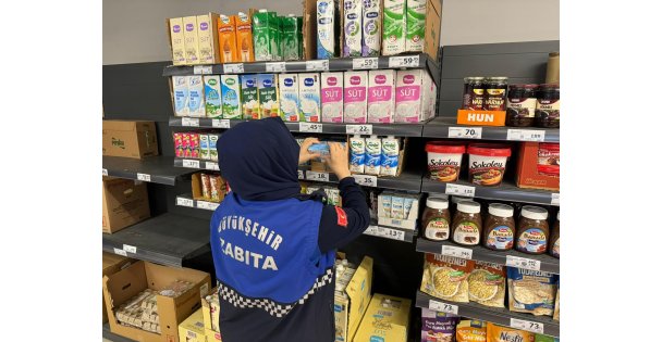 Büyükşehir Zabıtasından tarihi geçmiş ürünlere imha;  Halk sağlığını tehdit eden ürünlere geçit yok