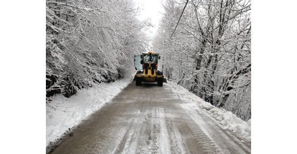 Büyükşehir'de kar mesaisi sürüyor
