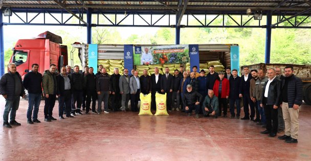 Büyükşehir'den 1.785 üreticiye 500 ton gübre desteği