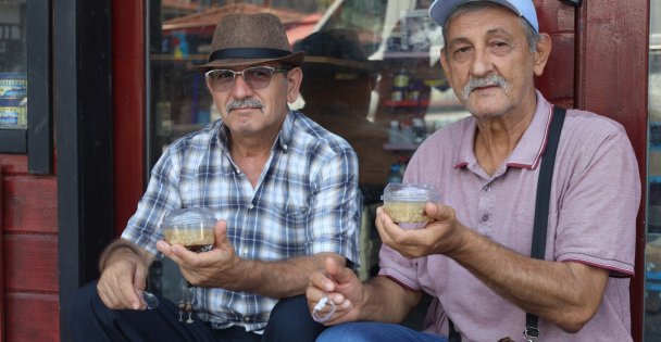 Büyükşehir'den binlerce vatandaşa aşure ikramı