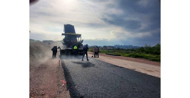 Büyükşehir'den Kartepe'de asfalt hamlesi