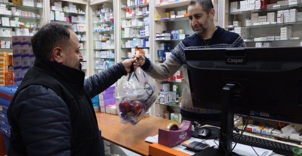 Büyükşehir'den nöbetçi eczacılara sahurluk ikramı