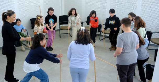 Büyükşehir'den sanat ve hayatı buluşturan atölye