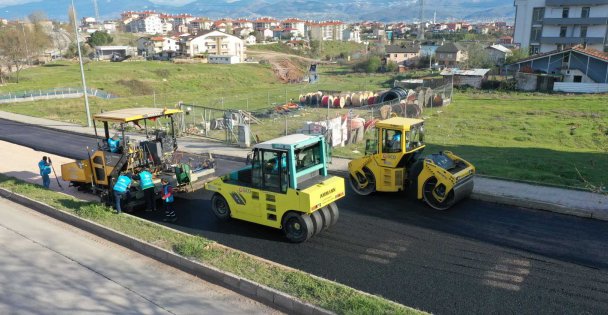 Büyükşehir'in A Takımı ve Yol Bakım Timlerinde dur durak yok;  Kocaeli'de yol, onlardan sorulur
