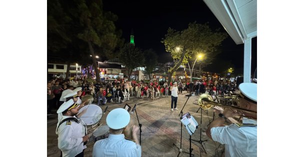 Büyükşehir'in Mehter ve Bando Takımı, Karamürsellileri coşturdu