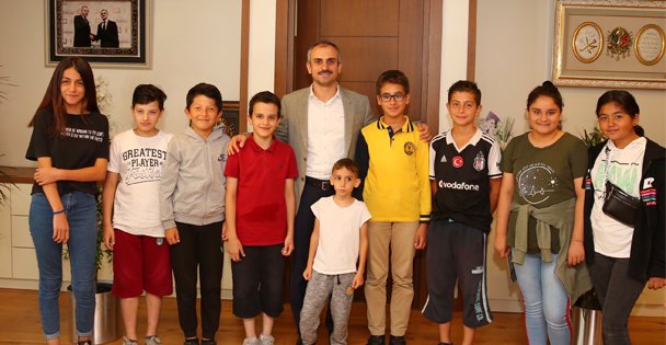 Çat kapı geldiler, fidan dikmek için yer istediler