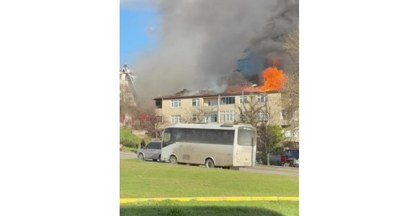 Çatı onarımı sırasında yangın çıktı