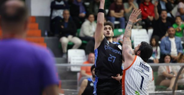 Çayırova Belediyesi'nden Play-Off'lara muhteşem başlangıç