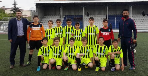 Çayırova Gençlerbirliği'nin minik yıldızları parıldıyor.