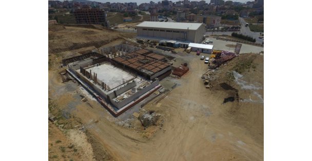 Çayırova Yarı Olimpik Yüzme Havuzu yükseliyor