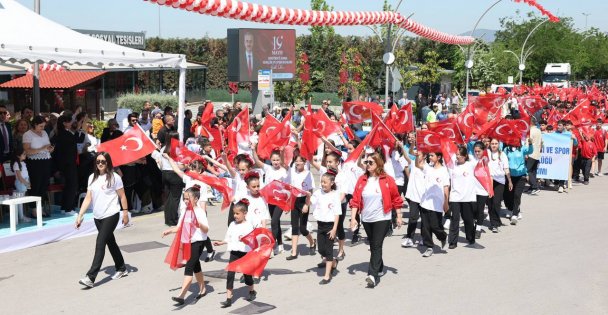 Çayırova'da 19 Mayıs dolu dolu geçti