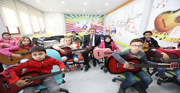 Çayırova'da Geleceğin Sanatçıları Yetişiyor