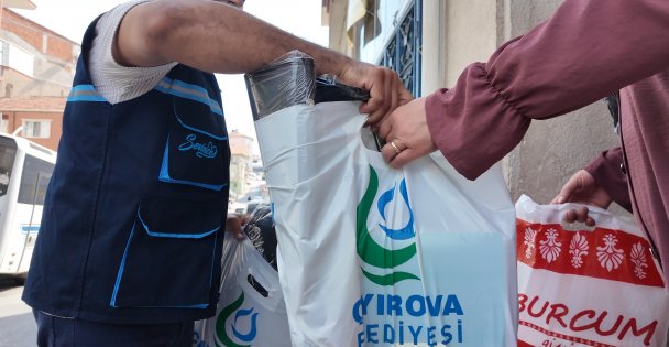 Çayırova'da ihtiyaç sahibi öğrencilere kırtasiye desteği