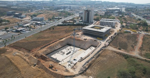 Çayırova'da projeler hızla yükseliyor