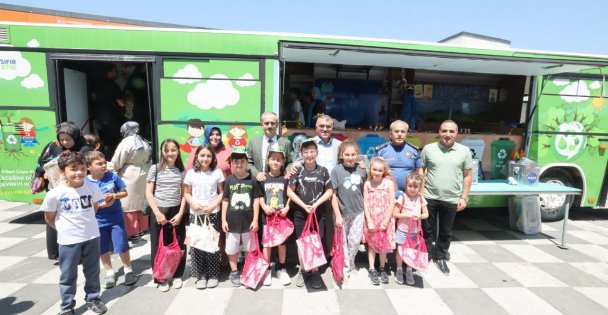 Çayırovalı minikler, geri dönüşümü eğlenerek öğrendi