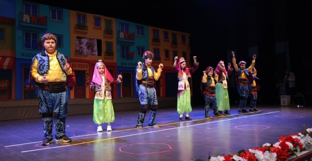 Çayırovalı özel bireyler büyük alkış aldı