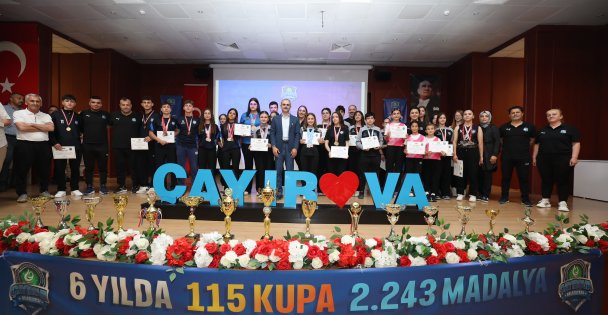 Çayırovalı sporculardan, 2025'te 354 madalya 14 kupa