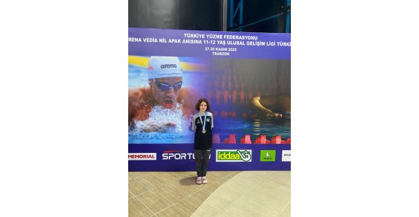 Çayırovalı yüzücüden 4 madalya birden