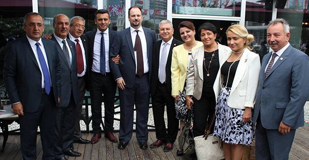 CHP Adaylarını tanıttı