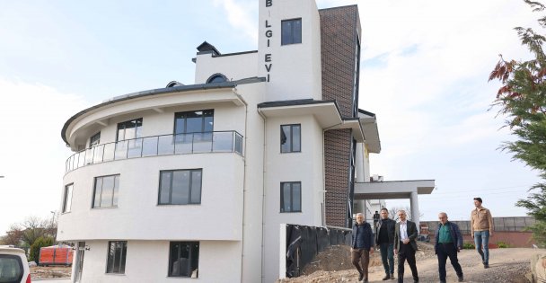 Çiftçi, Projeleri Yerinde İnceledi