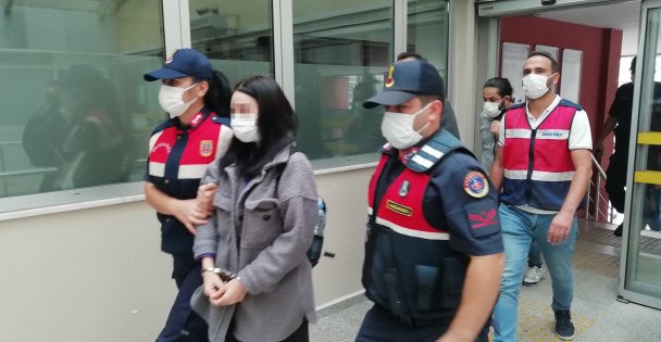 Cinayet davasında yargılanan genç kız 