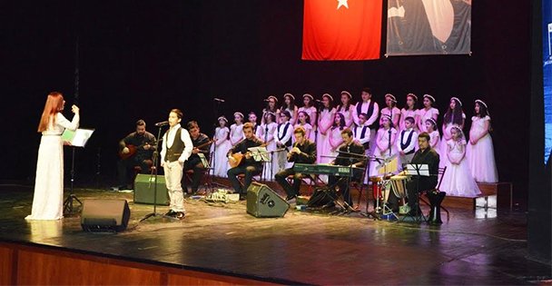 Çocuk korosundan muhteşem konser