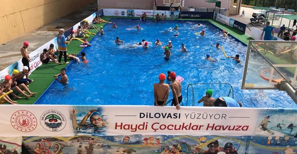 Çocukların Havuz Keyfi