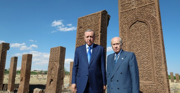 Cumhurbaşkanı Erdoğan, Ahlat Selçuklu Mezarlığı'nı ziyaret etti