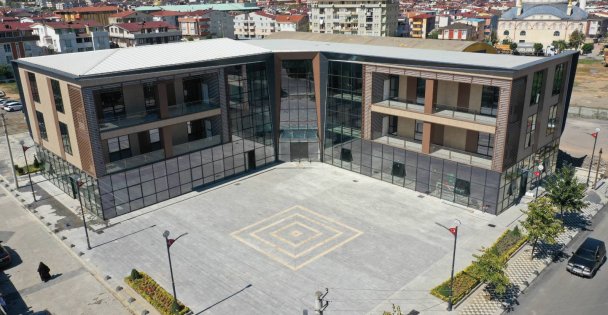 DARICA BELEDİYESİ VE GTO İŞBİRLİĞİNDE YAPILAN KOMPLEKS GÖRKEMLİ TÖRENLE AÇILDI