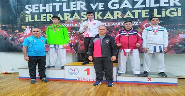 Darıca Sakarya'da Kürsüde