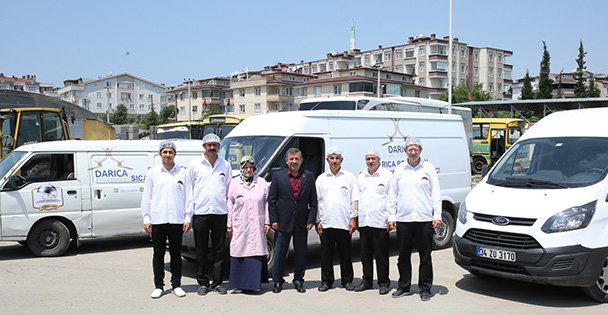 Her eve sıcak yemek giriyor