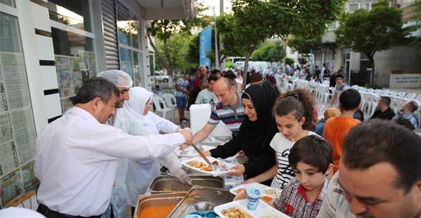 Darıca'da iftarlar sürüyor
