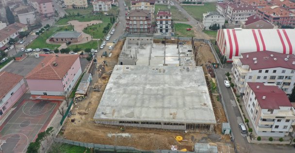 Darıca'nın İkinci Kapalı Pazarında Çalışmalar Sürüyor