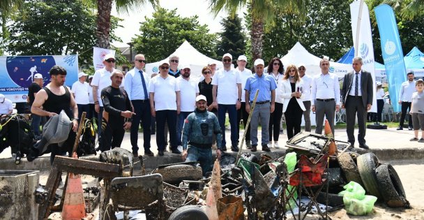 Denizden Lastik de Çıktı Kamp Sandalyesi de