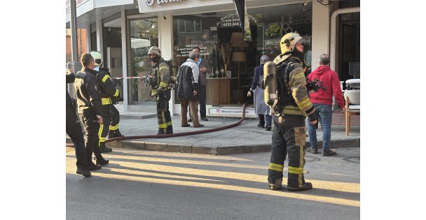 Depoda başlayan yangın mahallede paniğe yol açtı