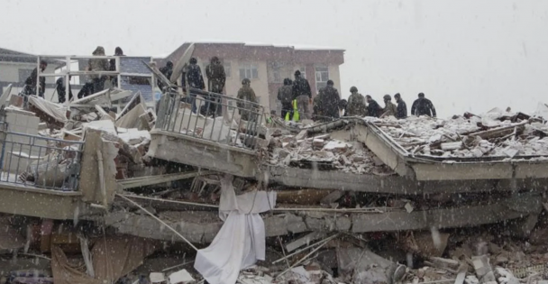 Deprem Mühendisliği Uzmanı Prof. Dr. Zeki Hasgür: 'Tarihe geçecek büyük depremlerden birini yaşadık”
