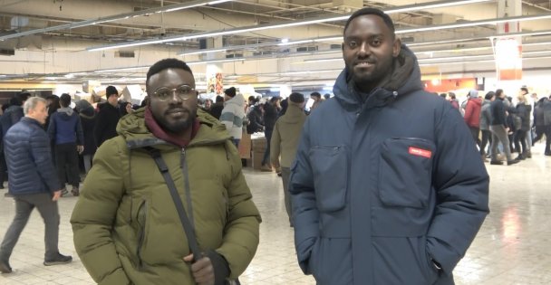 Depremzedeler için çalışan Ganalı David: 