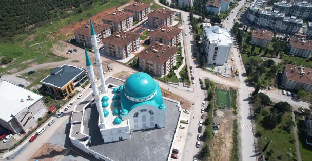 Derince Ahmet Yesevi Camii'ne estetik dokunuş