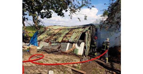 Derince'de 300 Balya Saman Küle Döndü