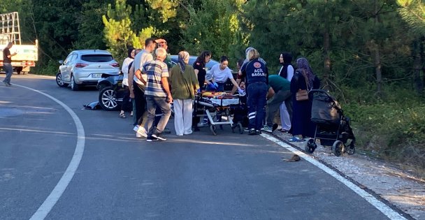 Derince'de iki otomobil çarpıştı: 1 yaralı