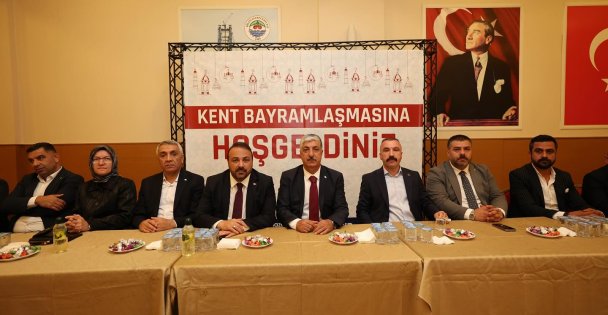 Dilovası'nda Geleneksel Bayramlaşma Töreni Düzenlendi