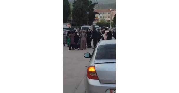 Düğün öncesi yumruklu kavga kameraya yansıdı