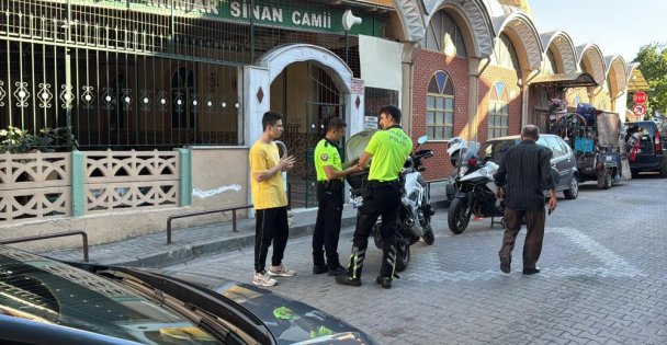 Dur ihtarına uymadı, namaz kılma bahanesiyle camiden kaçtı
